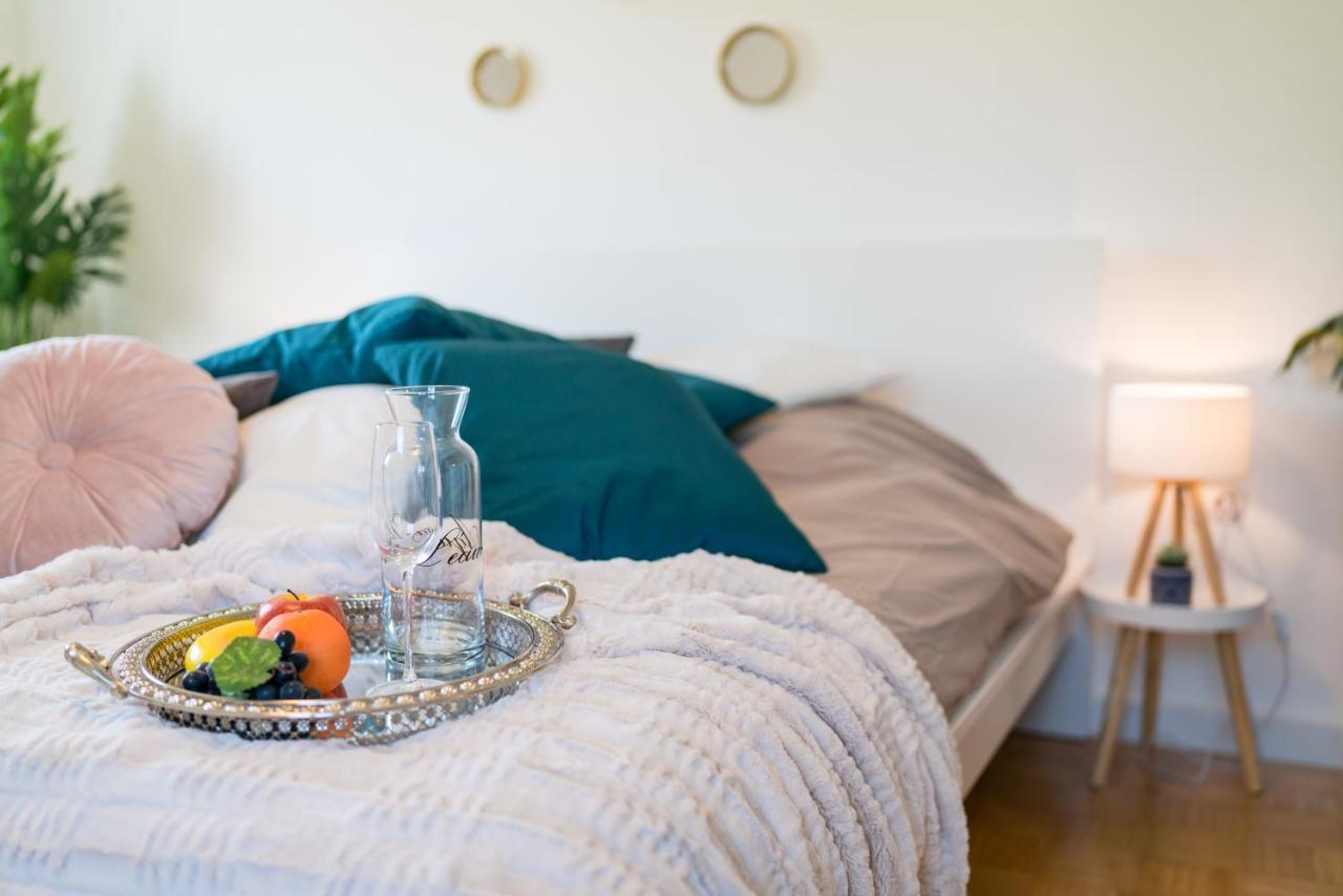 Eg Links-Wunderschoene 70M Grosse 2-Zimmer City Wohnung Naehe Salzburg Фрайлассинг Экстерьер фото